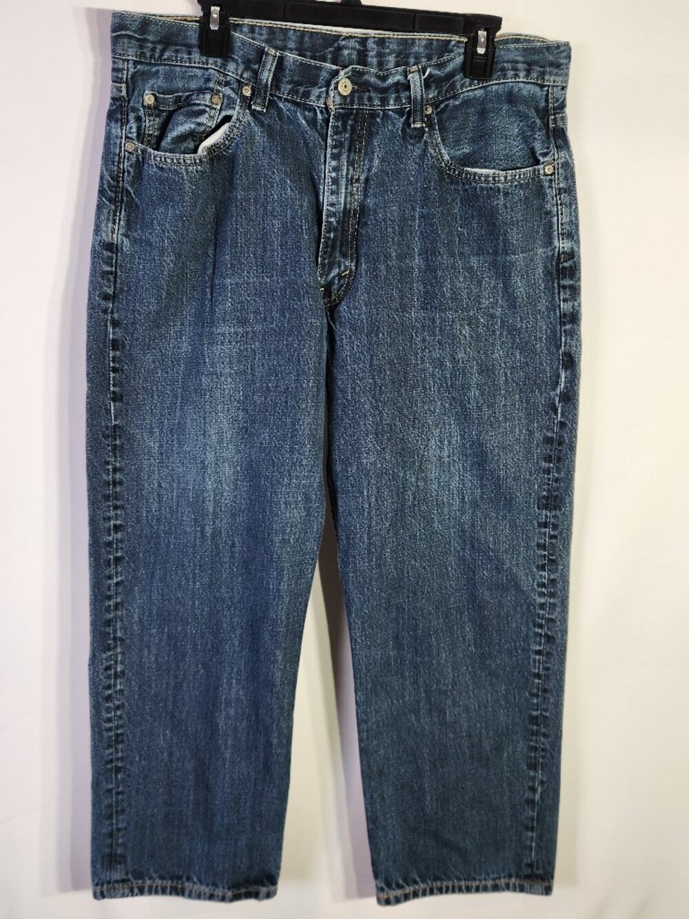 Levi’s 550 Straight Leg Medium Wash Blue Jeans – Size 38x29